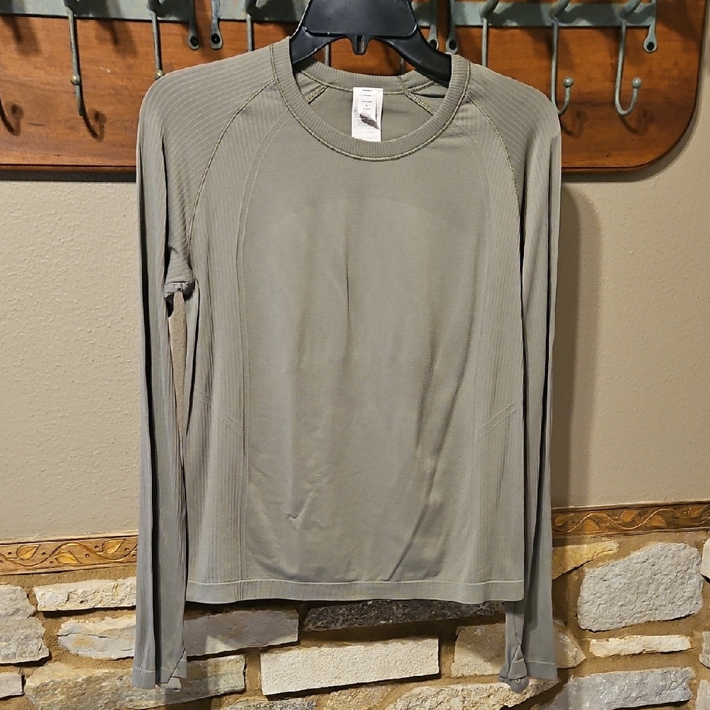 Old Navy Seamless Athletic Top Size Large